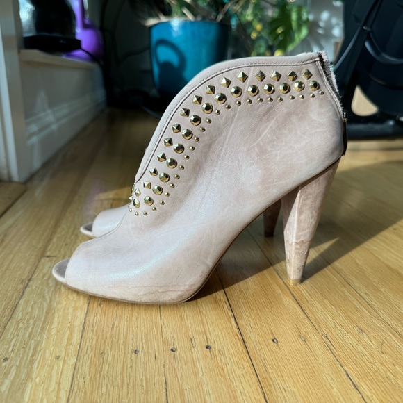Vince Camuto Shoes - Vince Camuto Vo-Amy Gold Studded Leather Open Toe Booties , size 8.5